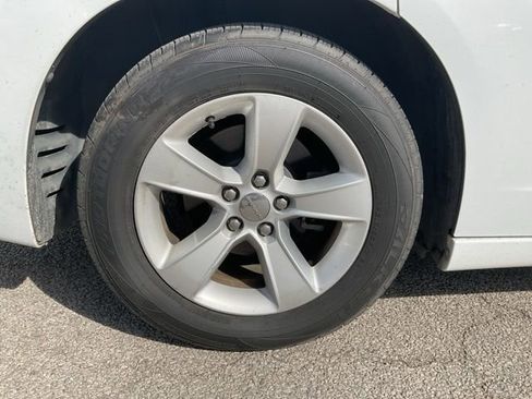 Used 2014 Dodge Charger SE image 7