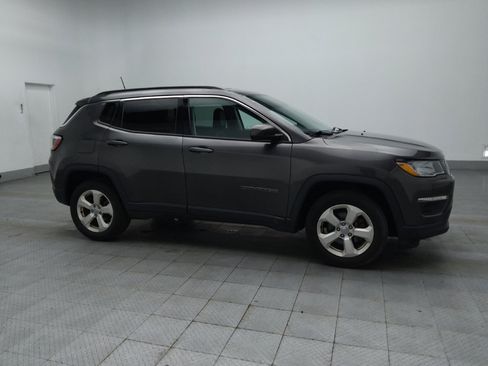 Used 2018 Jeep Compass Latitude w/ Popular Equipment Group AWD/4WD image 11