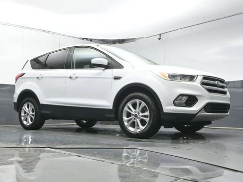 Used 2019 Ford Escape SE image 39