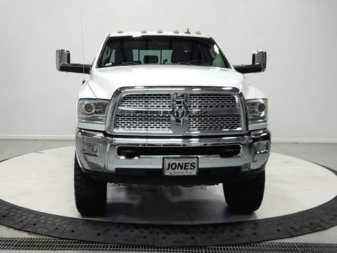 Used 2018 RAM 2500 Laramie w/ Convenience Group AWD/4WD image 3