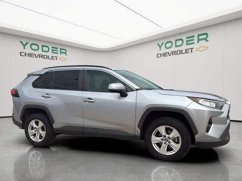 Used 2021 Toyota RAV4 XLE w/ Carpet Mat Package (TMS) image 3