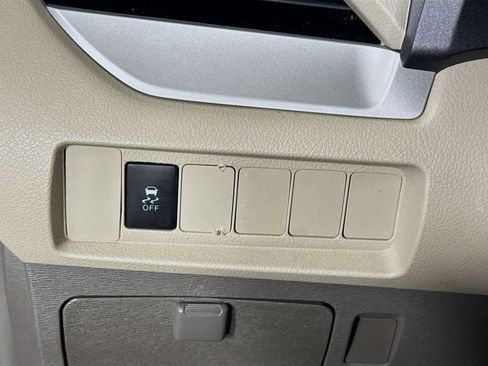 Certified 2019 Toyota Sienna L image 13