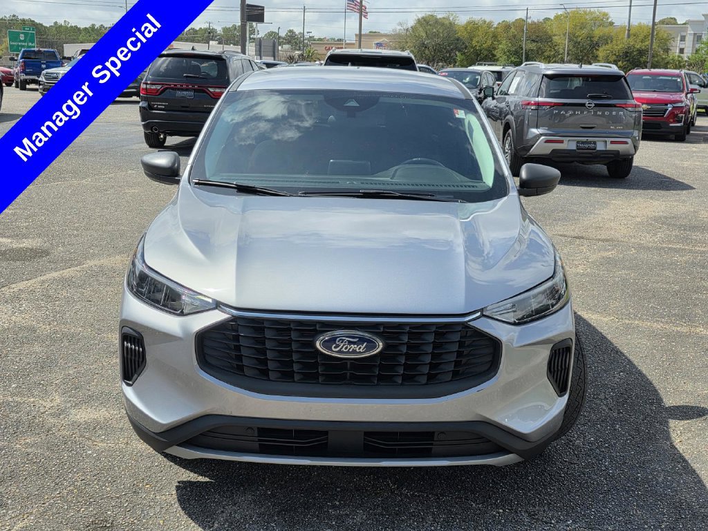 Used 2024 Ford Escape Active w/ Cold Weather Package FWD image 2
