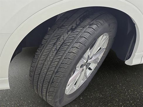 Used 2025 Audi Q3 2.0T Premium w/ Convenience Package image 32