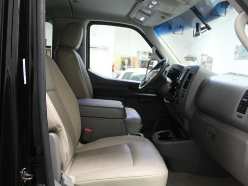 Used 2015 Nissan NV 3500 SL w/ Technology Package RWD image 23