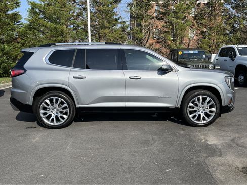Used 2025 GMC Acadia Denali w/ Super Cruise Package FWD image 11