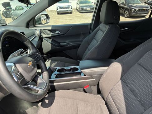 Used 2025 Chevrolet Equinox LT image 28