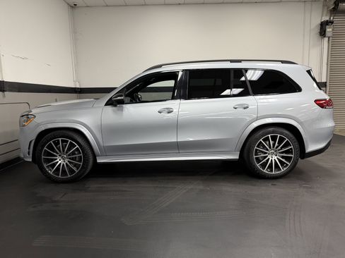 Used 2022 Mercedes-Benz GLS 450 4MATIC image 10