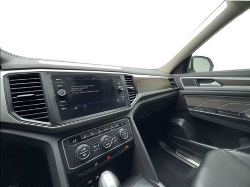 Used 2021 Volkswagen Atlas SE w/ Towing Package FWD image 43
