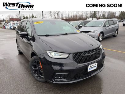 Used 2023 Chrysler Pacifica Touring-L w/ S Appearance Package