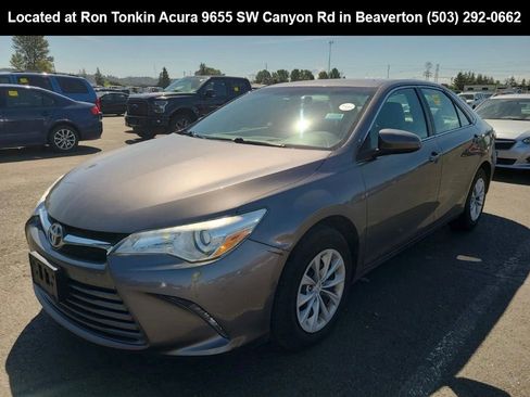 Used 2016 Toyota Camry LE FWD image 3