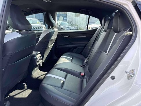 Used 2025 Toyota Camry SE FWD image 14