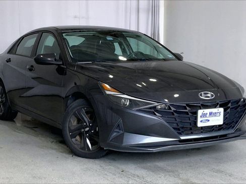 Used 2021 Hyundai Elantra SEL image 1