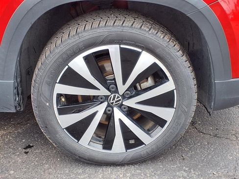 Used 2023 Volkswagen Taos SE image 9