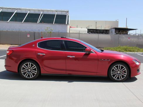 Used 2018 Maserati Ghibli image 4