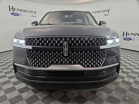 New 2025 Lincoln Navigator L Reserve AWD/4WD image 2