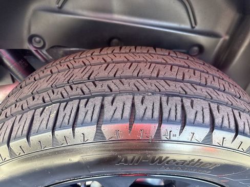 Certified 2025 Jeep Wrangler Unlimited Sahara image 12