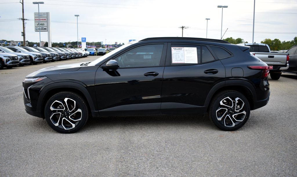 Used 2025 Chevrolet Trax RS w/ Driver Confidence Package FWD image 5