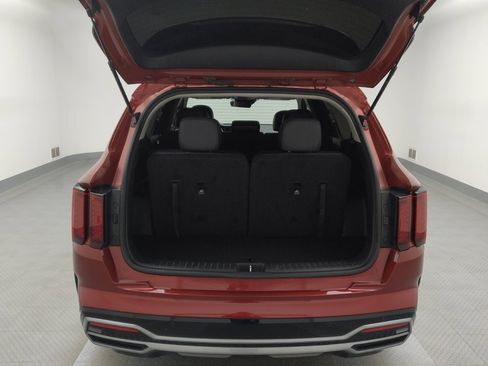 Used 2021 Kia Sorento S image 29