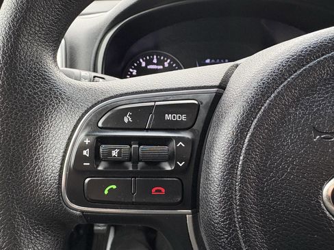 Used 2018 Kia Sportage LX w/ LX Technology Package image 8