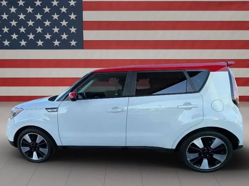 Used 2017 Kia Soul + w/ Designer's Package image 6
