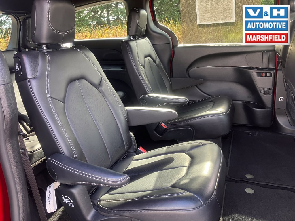 Used 2025 Chrysler Pacifica Select FWD image 25