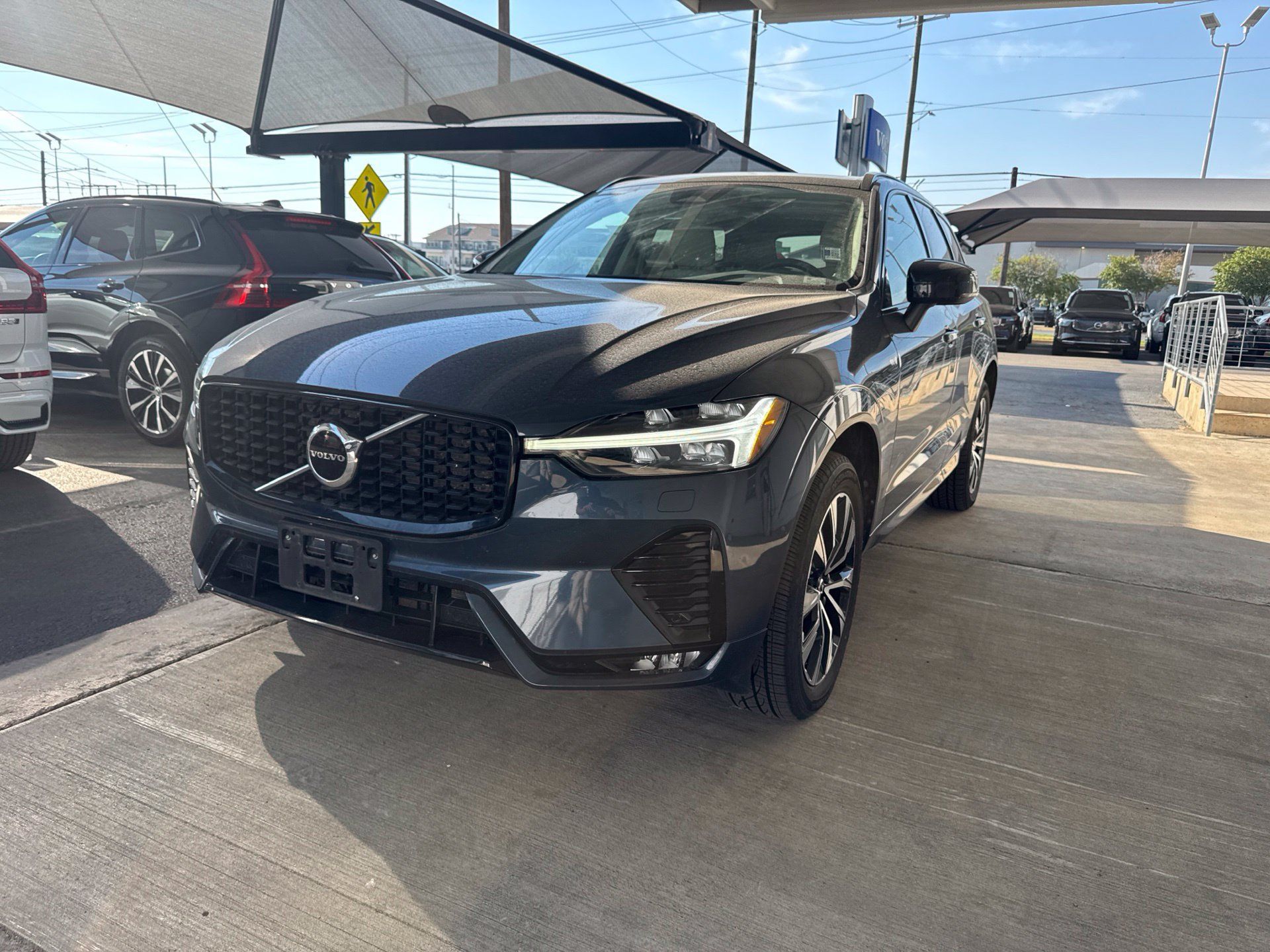 Used 2024 Volvo XC60 B5 Core w/ Protection Package Premier AWD/4WD image 1