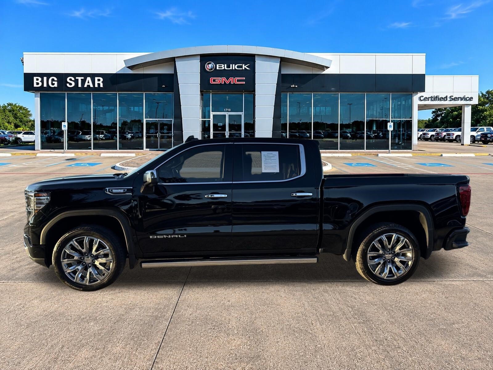 Used 2025 GMC Sierra 1500 Denali w/ Denali Reserve Package AWD/4WD image 3
