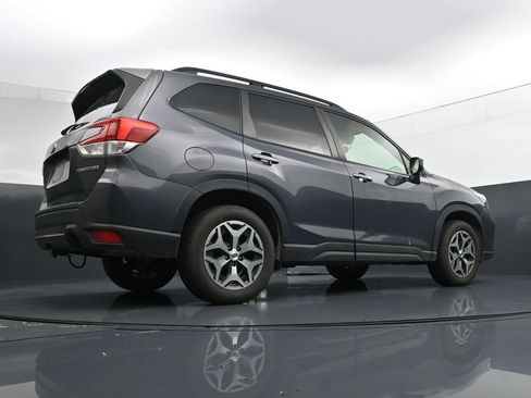 Used 2020 Subaru Forester Premium AWD/4WD image 23