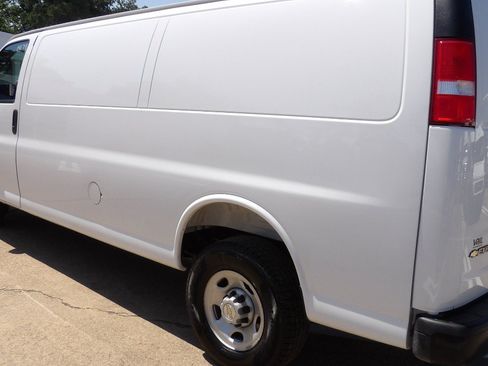 Used 2025 Chevrolet Express 2500 Extended w/ Driver Convenience Package RWD image 11