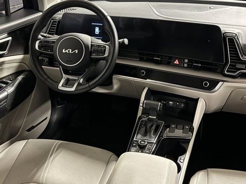 Used 2024 Kia Sportage EX image 14