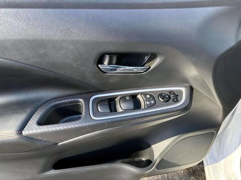 Used 2023 Nissan Versa SR w/ Trunk Package image 11