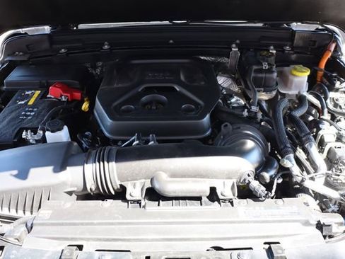 Used 2025 Jeep Wrangler Unlimited Sahara AWD/4WD image 49