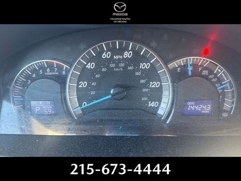 Used 2014 Toyota Camry SE image 1