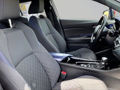 Used 2021 Toyota C-HR XLE FWD image 33