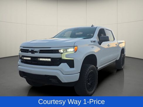Used 2024 Chevrolet Silverado 1500 RST w/ Convenience Package II AWD/4WD image 4