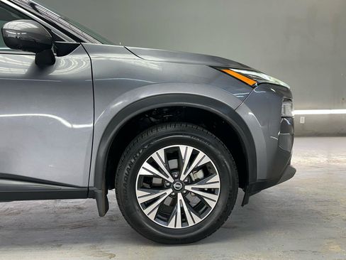 Used 2021 Nissan Rogue SV FWD image 11