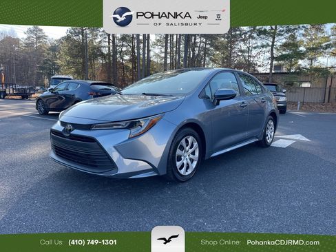 Used 2024 Toyota Corolla LE image 1