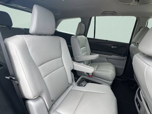 Certified 2022 Honda Pilot Touring image 15