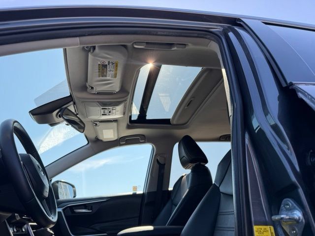 Certified 2021 Toyota RAV4 XLE Premium AWD/4WD image 29