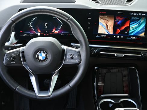 Used 2025 BMW X1 xDrive28i AWD/4WD image 16