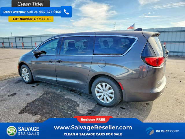Used 2018 Chrysler Pacifica L FWD image 3
