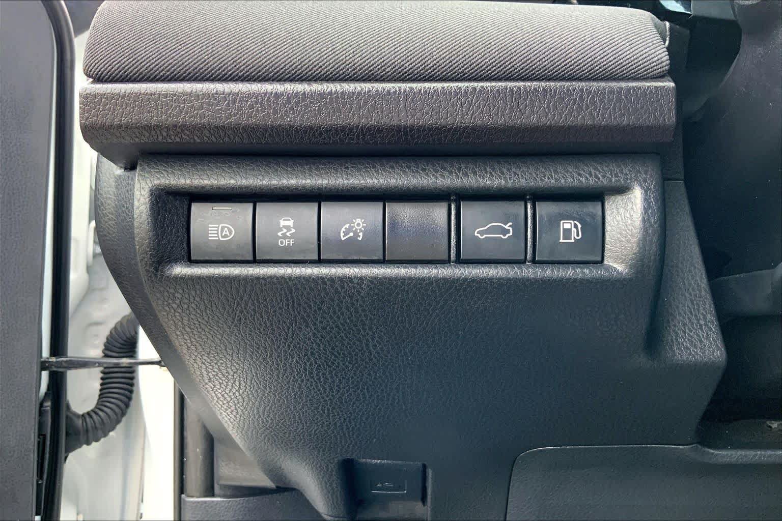 Certified 2025 Toyota Camry LE FWD image 33