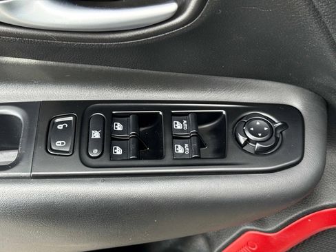 Used 2020 Jeep Renegade Trailhawk w/ Cold Weather Group AWD/4WD image 21