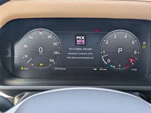 New 2026 Land Rover Defender 110 X-Dynamic SE image 10