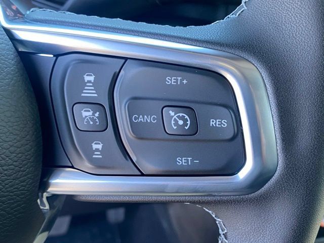 New 2025 Jeep Wrangler Unlimited Sahara AWD/4WD image 17