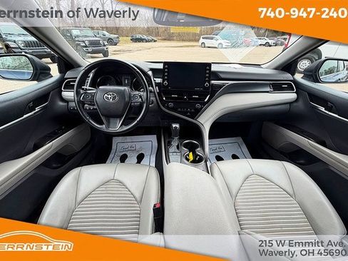 Used 2023 Toyota Camry SE image 6