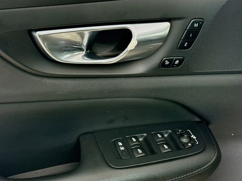 Used 2023 Volvo S60 T8 Plus image 24