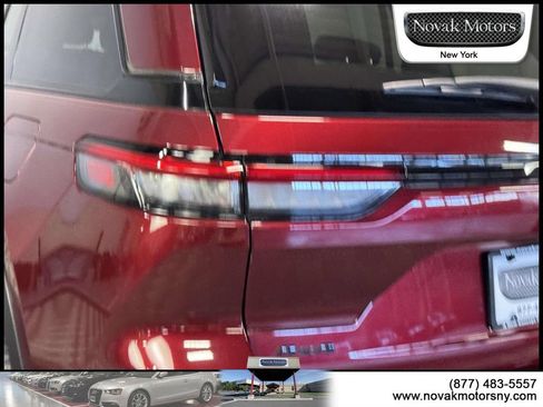 Used 2023 Jeep Grand Cherokee Limited w/ Black Appearance Package AWD/4WD image 7