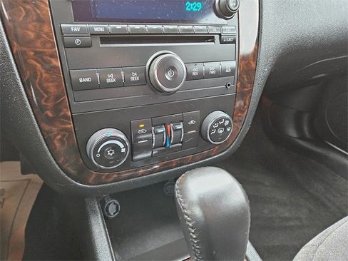 Used 2013 Chevrolet Impala LT image 22